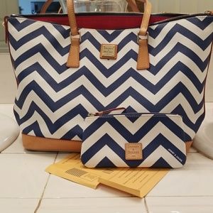 Dooney and Bourke Chevron 💙 Tote